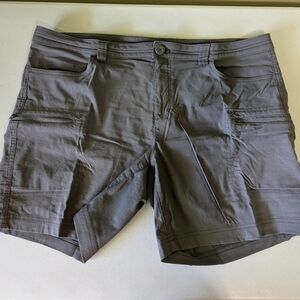 Eddie Bauer First Ascent shorts size 16